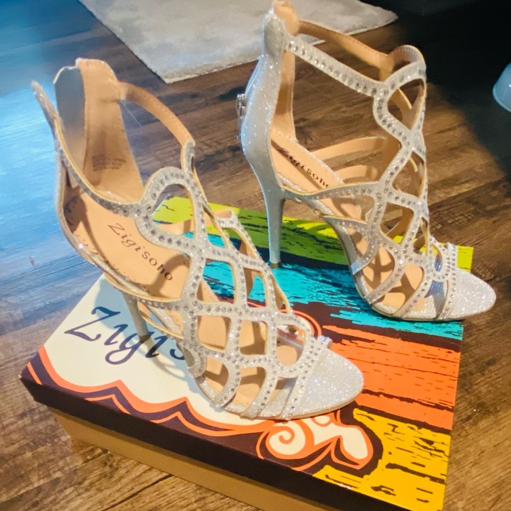 NWT & Box-Zigisoho Strap Heels